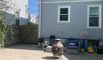 68 Evarts St, Newport, RI 02840