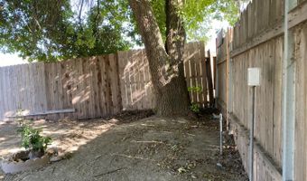 14069 Vista Dr, Armona, CA 93202