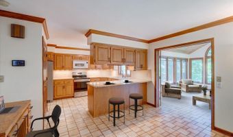 21 E Newhaven Cir, Madison, WI 53717