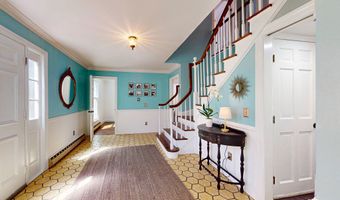 42 Wedgewood Dr, Danbury, CT 06811