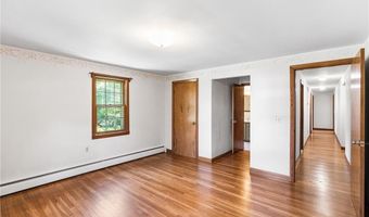 105 Fairfield Dr, North Kingstown, RI 02852