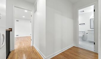 2339 N POWHATAN St, Arlington, VA 22205