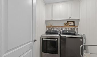 81 Golden View Dr, Johnston, RI 02919