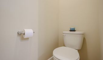 580 N Highlander Way, Addison, IL 60101