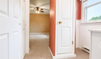 32 W Sylvan Dr, Allen, PA 18067