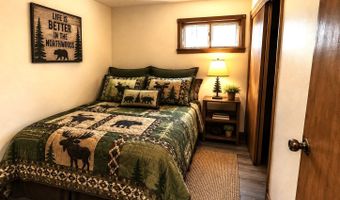 451 HWY 8, Armstrong Creek, WI 54103