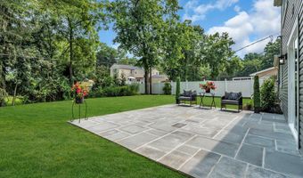 8 Imperia Pl, Aberdeen, NJ 07747