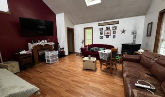 6 Davis Dr, Barnstead, NH 03225