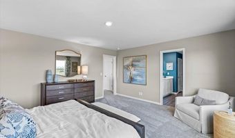 393 W Point Cir, Algonquin, IL 60102