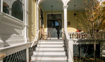 45 Ayrault St 5, Newport, RI 02840