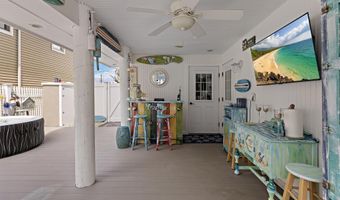 222 7TH St, Beach Haven, NJ 08008