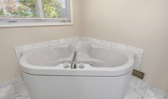 5715 MASSACHUSETTS, Bethesda, MD 20816