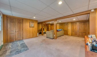 165 Oak Ridge Dr, Berlin, CT 06037