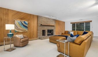 67 Daniel Dr, North Kingstown, RI 02852