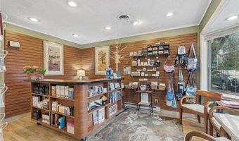 721 E River Rd, Anoka, MN 55303