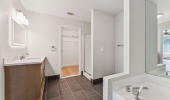 33 Huntsville Rd, Andover, NJ 07860