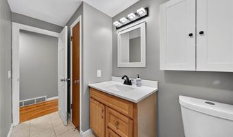 140 Promenade St, Barrington, RI 02806