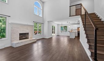 47 Stonehenge Dr, Bentonville, AR 72712