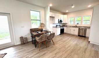 195 14th St, Apalachicola, FL 32320