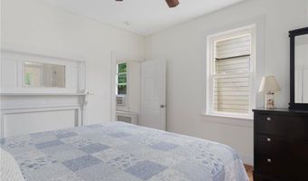 53 Warner St, Newport, RI 02840