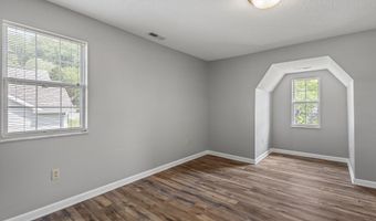 2412 Colonial Dr, Athens, TN 37303