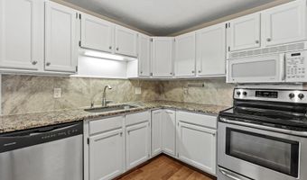 27 Country Hill Rd, Nashua, NH 03063