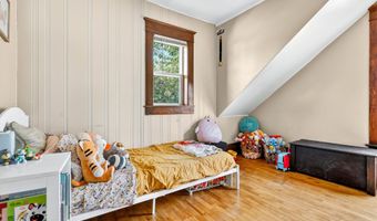 816 N SUPERIOR St, Appleton, WI 54911