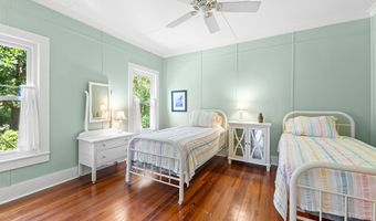 145 Bay Ave, Apalachicola, FL 32320