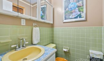 33 34 Grandview Ct, Asheville, NC 28806