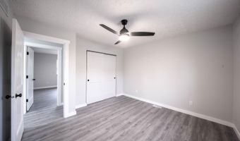 304 Sunset Dr, Aurora, IN 47001