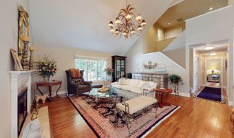 12 Lyndenwood Dr, Brookfield, CT 06804