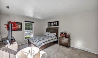 10237 INDEPENDENCE Dr, North Royalton, OH 44133