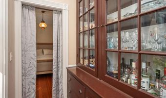 17 Lincoln St, Newport, RI 02840