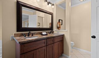 21 Meadowbrook Country Club Est, Ballwin, MO 63011