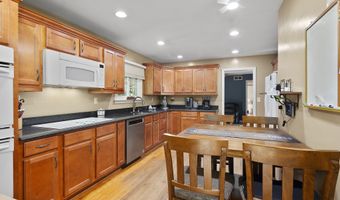 44 Clapboard Ridge Rd, Danbury, CT 06811