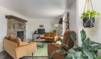 52 Road 8UC, Clark, WY 82435