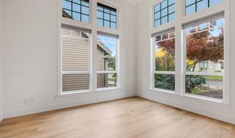 20870 YOSEMITE St NE, Aurora, OR 97002