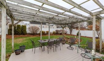 104 Howland Ave, East Providence, RI 02914