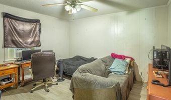 66 8th St, Apalachicola, FL 32320