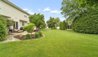 208 E APPLE CREEK Rd, Appleton, WI 54913