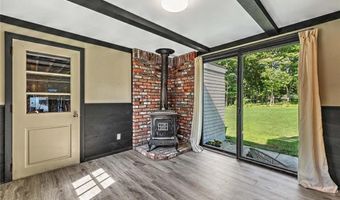 15 Highland Rd, Glocester, RI 02814