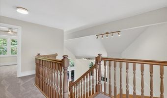 255 Scenic Dr, Ashland, OR 97520