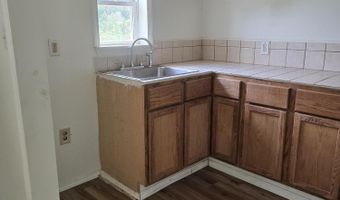 225 Morgan Ave, Aurora, MO 65605