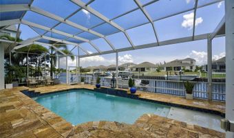 713 ISLEBAY Dr, Apollo Beach, FL 33572