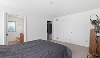 108 Winfield Manor Dr, Adams Twp., PA 16046