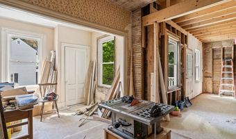 31 Bath St, Bath, ME 04530