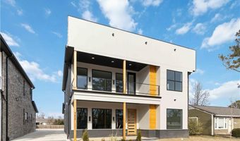 810 NW 11th St, Bentonville, AR 72712