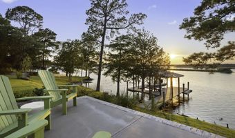 927 N Shore Dr, Biloxi, MS 39532