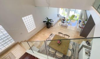 3024 NE 210th St, Aventura, FL 33180