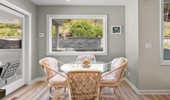 1880 Trout Gulch Rd, Aptos, CA 95003